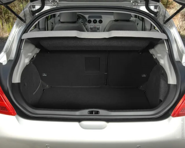 Peugeot 308 2008 hatchback — 10