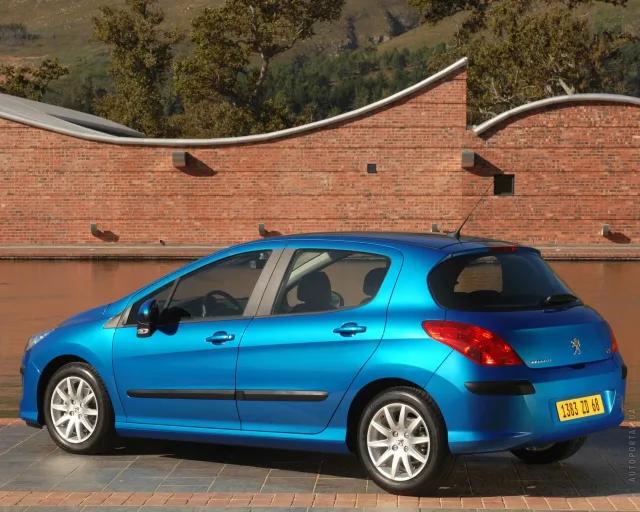 Peugeot 308 2008 hatchback — 16