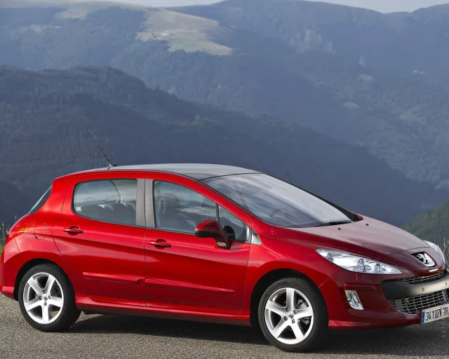 Peugeot 308 2008 hatchback — 19