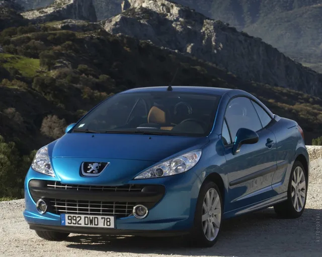 Peugeot 207 CC 1.6 AT Premium — 17