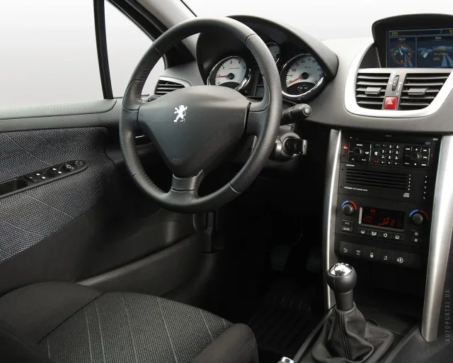 Peugeot 207 1.4 MT Active — 4