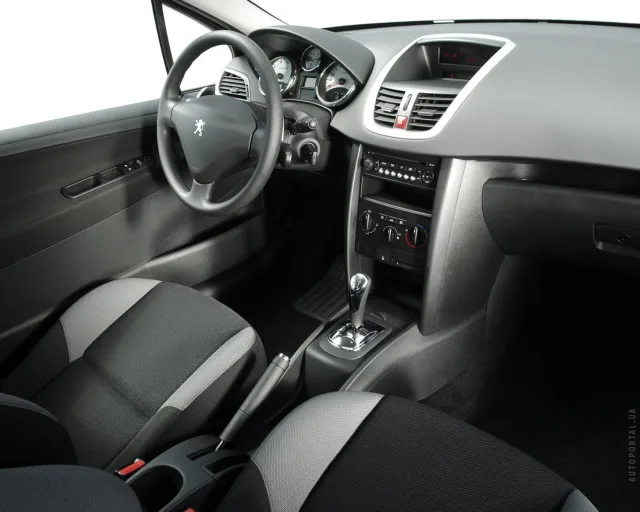 Peugeot 207 1.4 MT Active — 5