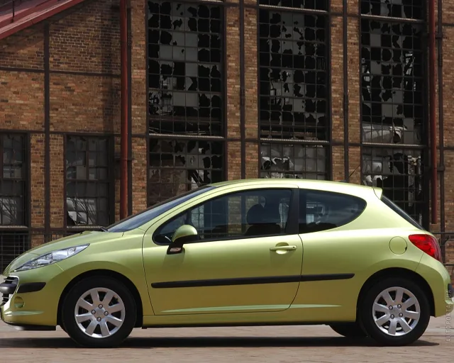 Peugeot 207 1.4 MT Active — 20