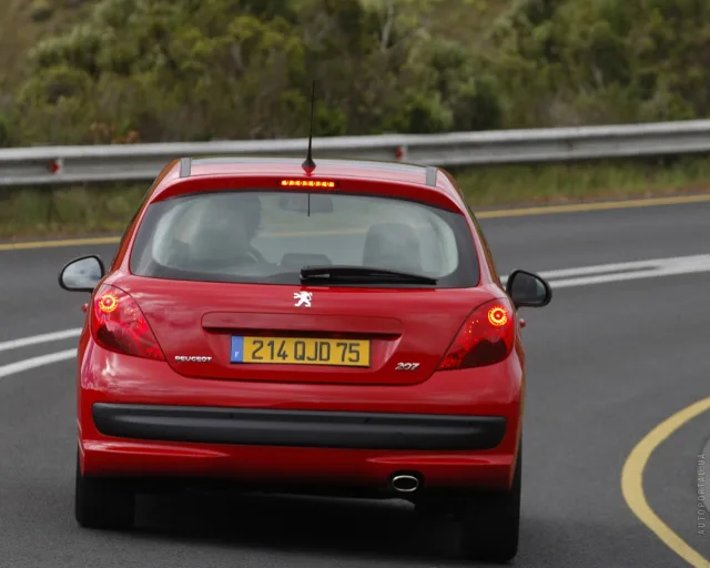 Peugeot 207 1.4 MT Active — 23