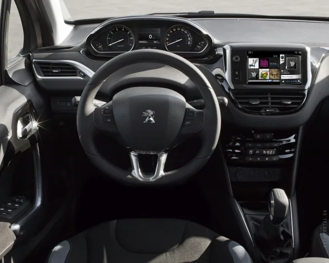 Peugeot 208 5d (Пежо 208) 5-ти дверный хэтчбек — 4