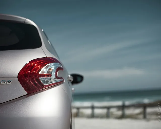 Peugeot 208 5d (Пежо 208) 5-ти дверный хэтчбек — 14