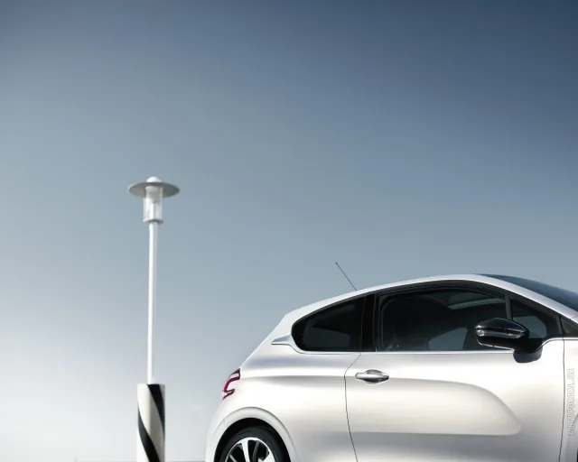 Peugeot 208 5d (Пежо 208) 5-ти дверный хэтчбек — 17