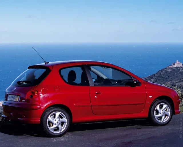 Peugeot 206 3-дверний хетчбек — 13