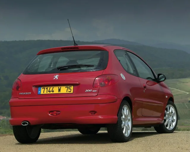 Peugeot 206 3-дверний хетчбек — 12