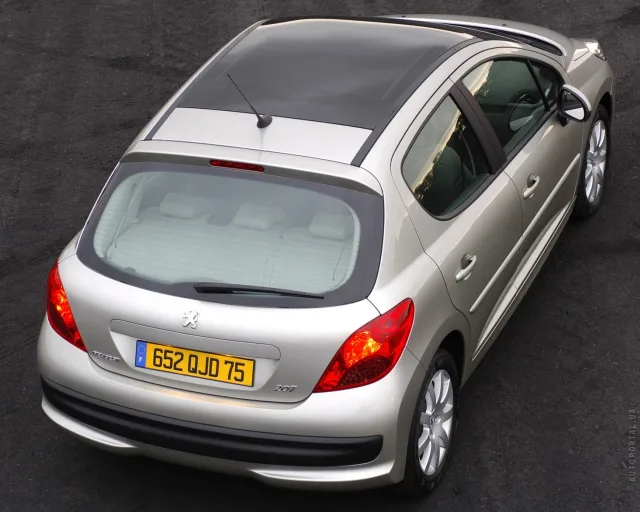 Peugeot 207 5-door hatchback — 22