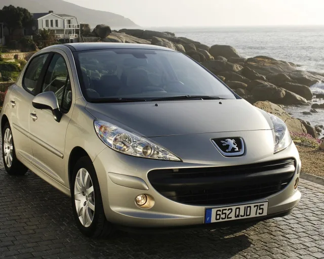 Peugeot 207 5-door hatchback — 23