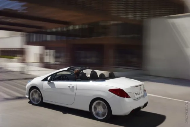 Peugeot 308 CC (Пежо 308) купе-кабриолет — 8
