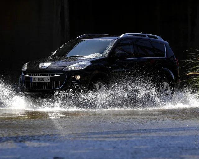 Peugeot 4007 кросовер — 20