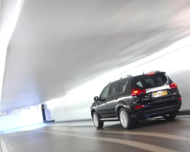 Peugeot 4007 кросовер — 21