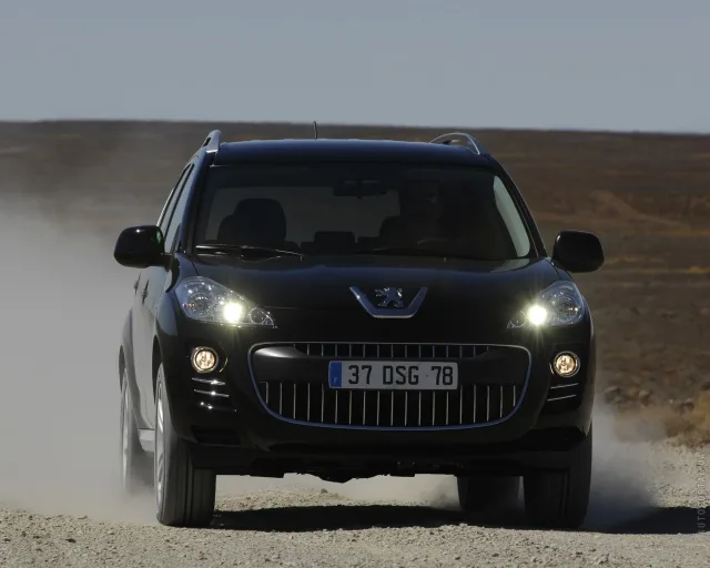 Peugeot 4007 кросовер — 25