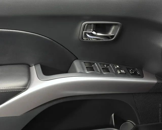 Peugeot 4007 кросовер — 16