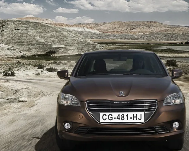 Peugeot 301 2012 sedan — 3