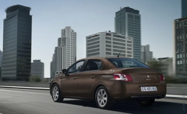 Peugeot 301 2012 sedan — 12