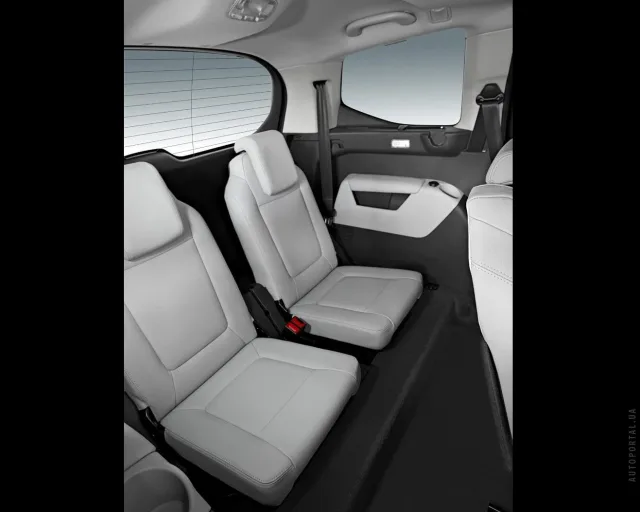 Peugeot 5008 1.6 MT — 18