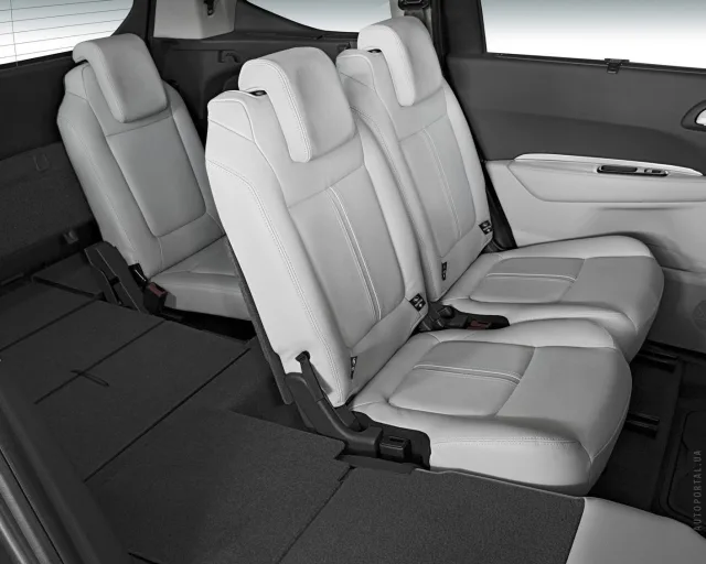 Peugeot 5008 1.6 MT — 12