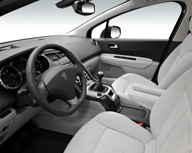 Peugeot 5008 1.6 MT — 24