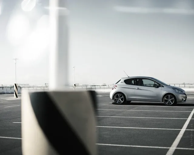 Peugeot 208 1.0 MT Access — 10
