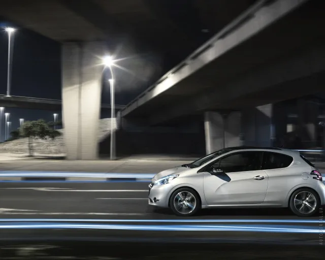Peugeot 208 1.0 MT Access — 7