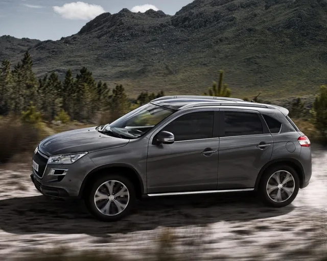 Peugeot 4008 2.0 4WD MT Active — 18