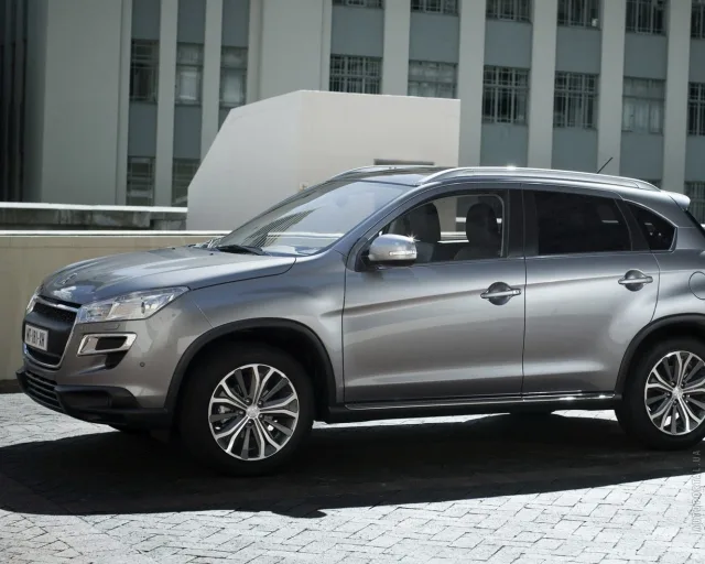 Peugeot 4008 2.0 4WD MT Active — 17