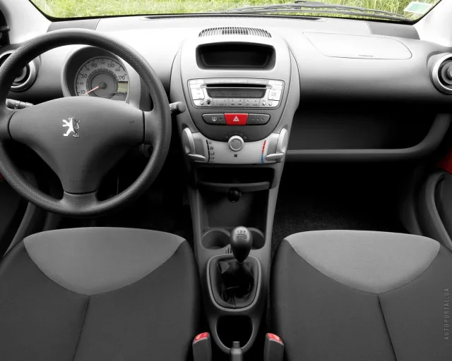 Peugeot 107 1.0 MT Black&Silver — 5