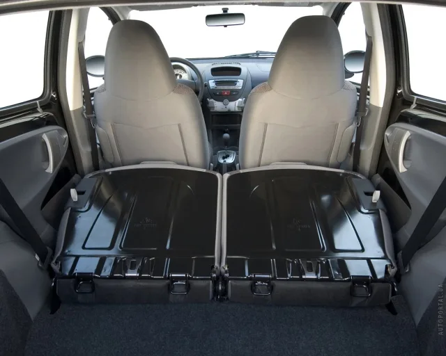 Peugeot 107 1.0 MT Black&Silver — 2