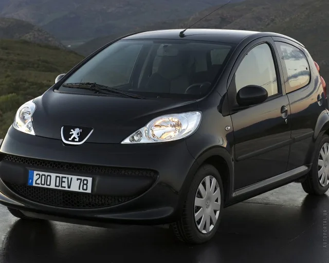 Peugeot 107 1.0 MT Black&Silver — 8