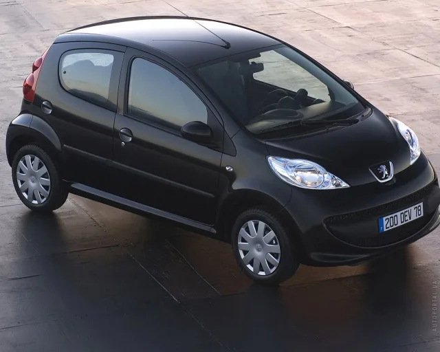 Peugeot 107 1.0 MT Black&Silver — 12