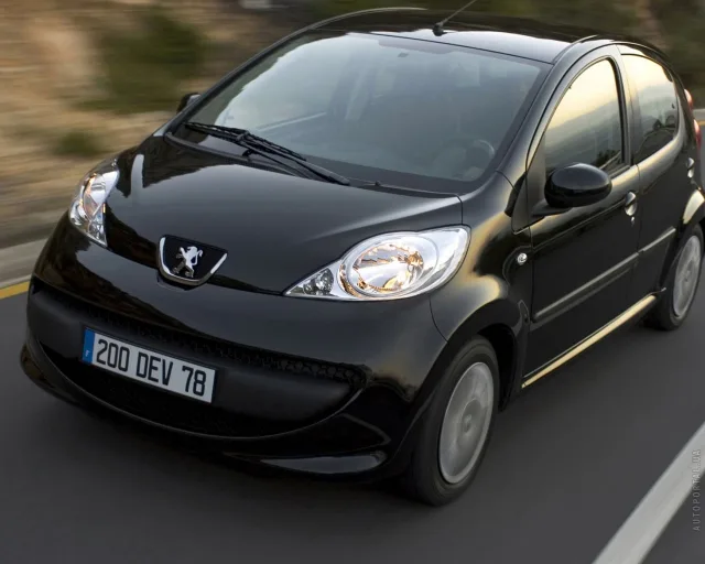 Peugeot 107 1.0 MT Black&Silver — 13