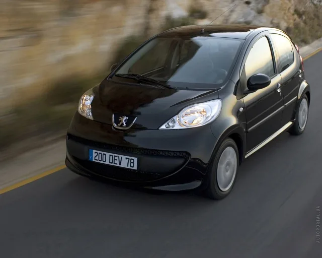 Peugeot 107 1.0 MT Black&Silver — 17