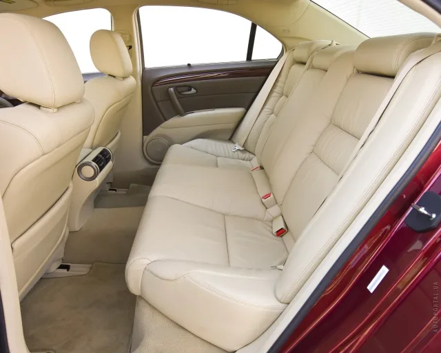 Acura RL 3.7 AT AWD — 6