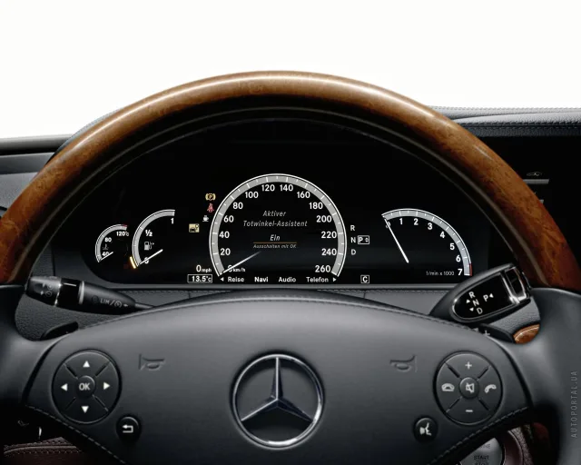 Mercedes-Benz CL-Class 2011 купе — 14