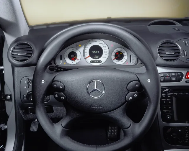 Mercedes-Benz CLK 320 CDI MT — 12