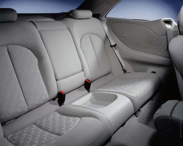 Mercedes-Benz CLK 320 CDI MT — 10