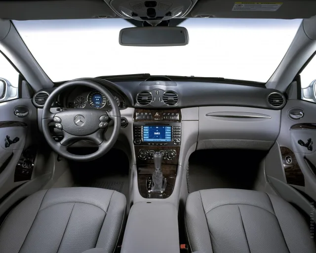 Mercedes-Benz CLK 320 CDI MT — 3