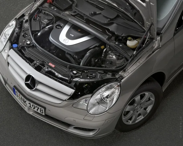 Mercedes-Benz R-Class мінівен — 6