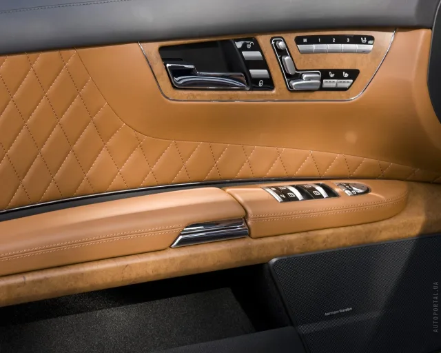 Mercedes-Benz CL-Class 2011 купе — 12