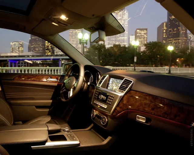 Mercedes-Benz M-Class 2012 кросовер — 4