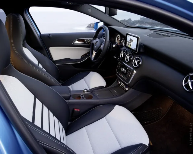 Mercedes-Benz A-Class A200 MT — 12