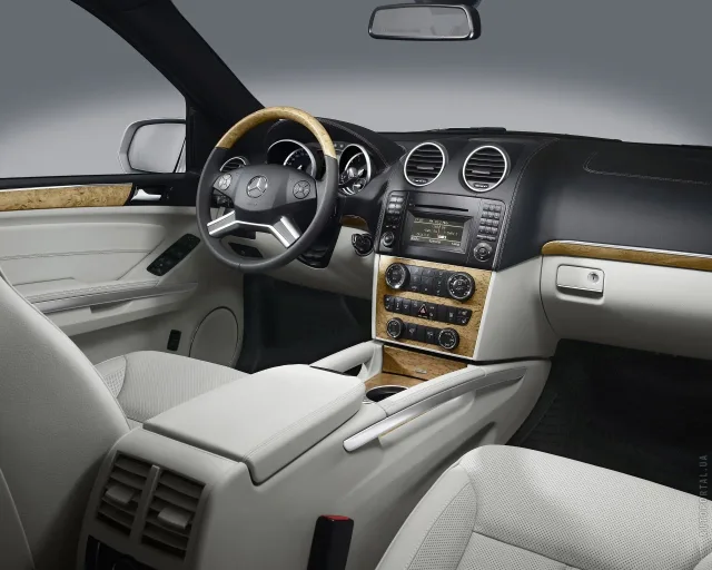 Mercedes-Benz GL 350 CDI AT 4MATIC — 2