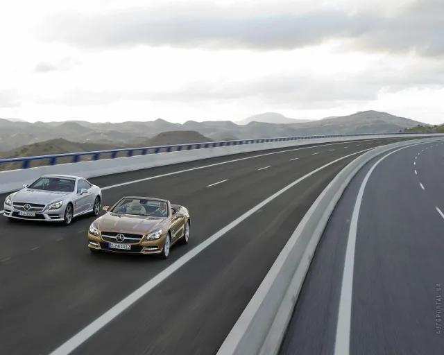 Mercedes-Benz SL-Class coupe convertible — 19