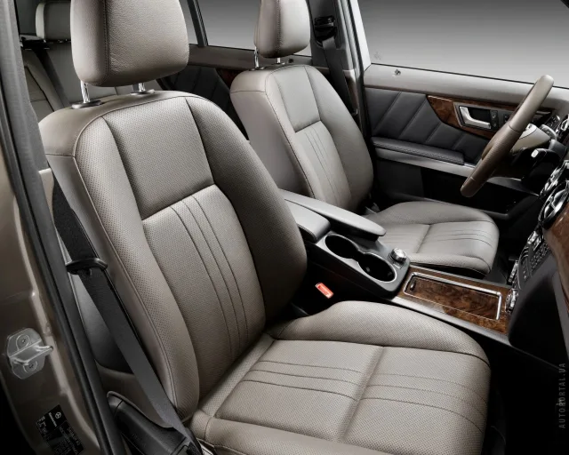 Mercedes-Benz GLK 220 CDI AT 4MATIC BlueEFFICIENCY — 2