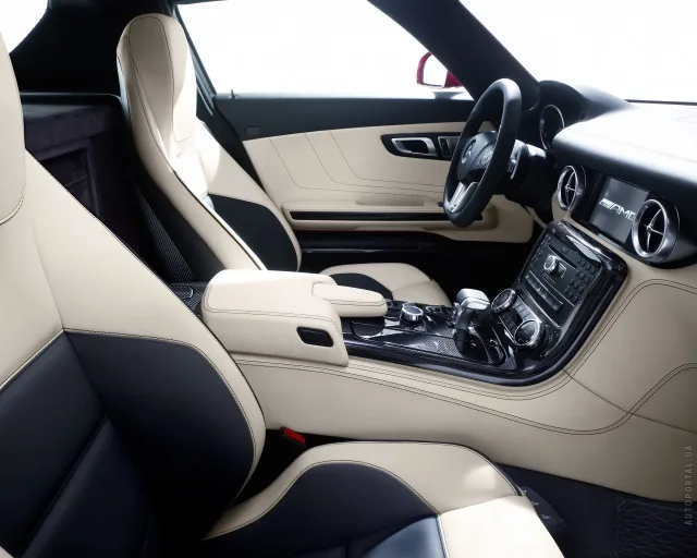 Mercedes-Benz SLS AMG (Мерседес Бенц СЛС АМГ) спорткар — 10