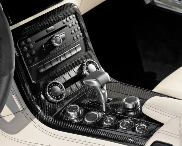 Mercedes-Benz SLS AMG (Мерседес Бенц СЛС АМГ) спорткар — 7