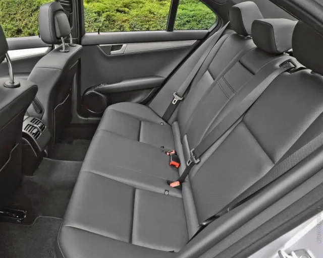 Mercedes-Benz C 200 CGI BlueEFFICIENCY — 6